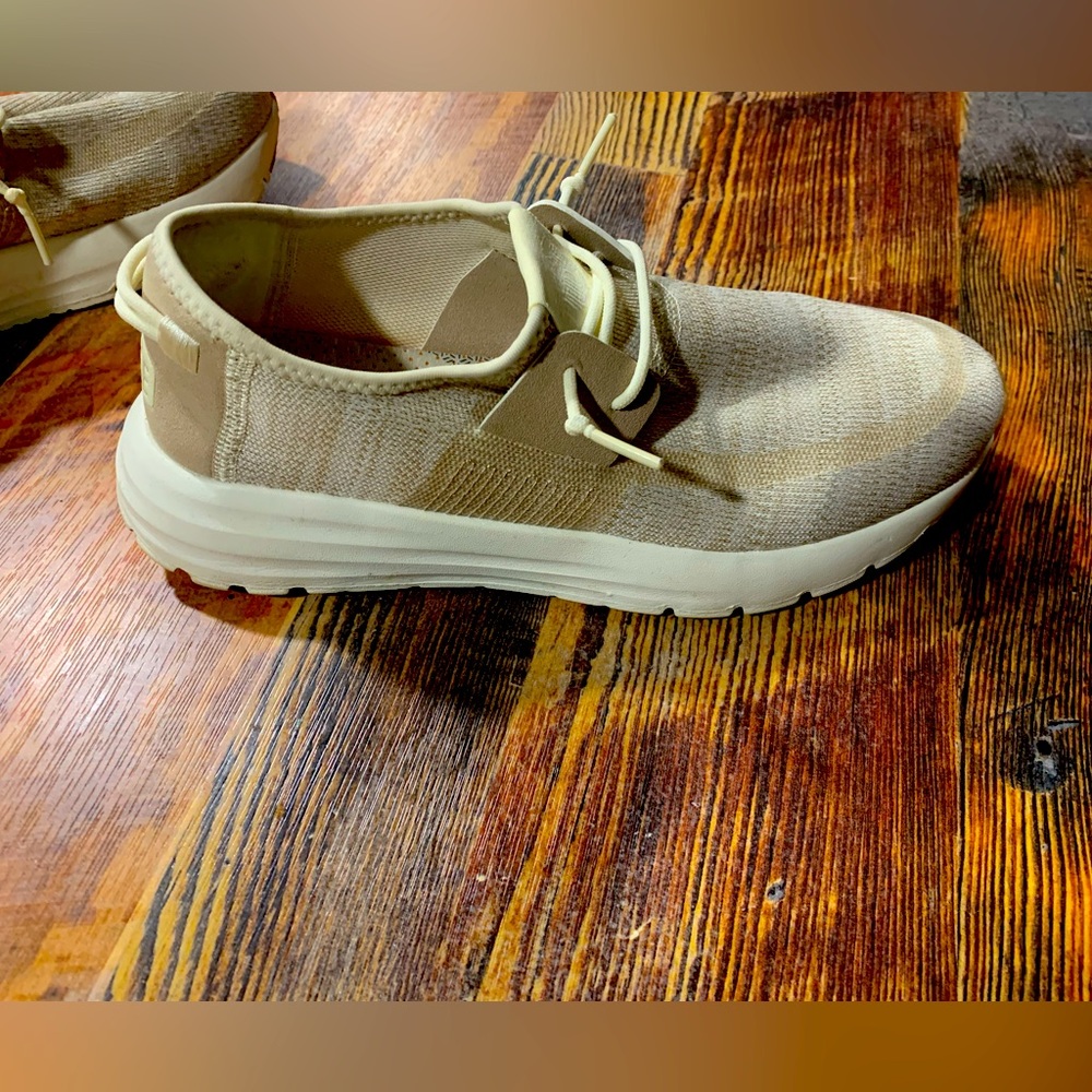 Hey Dude tennis shoes ladies size 10